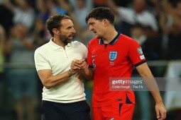 ĐT Anh bị Ukraine cầm hòa: Southgate khen Maguire, muốn MU trọng dụng hơn