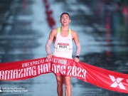 Thể thao - Phạm Tiến Sản thắng VĐV châu Phi, cùng Lèo Thị Tình vô địch Marathon Hạ Long