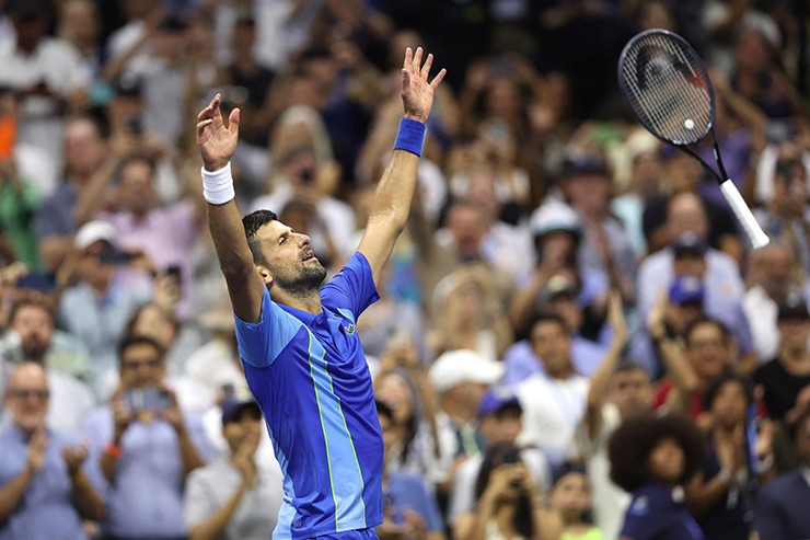 &#34;Nhà vua&#34; Djokovic khóc như mưa ăn mừng 24 Grand Slam - 4