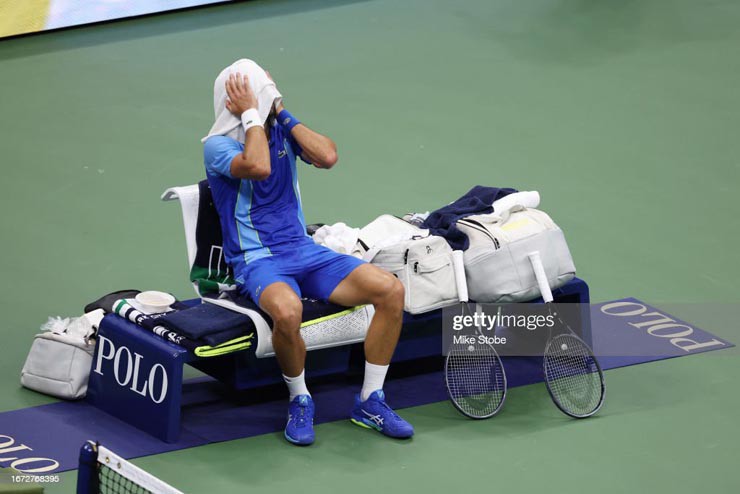 Chùm ảnh Djokovic đăng quang US Open 2023: Đổ gục xuống sân, tri ân đầy cảm xúc - 14