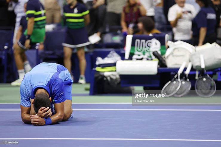 Chùm ảnh Djokovic đăng quang US Open 2023: Đổ gục xuống sân, tri ân đầy cảm xúc - 4