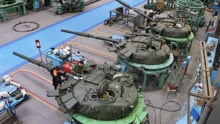 Mẫu xe tăng gây ấn tượng ở Ukraine: Nga có thể khôi phục dây chuyền sản xuất hàng loạt - 2