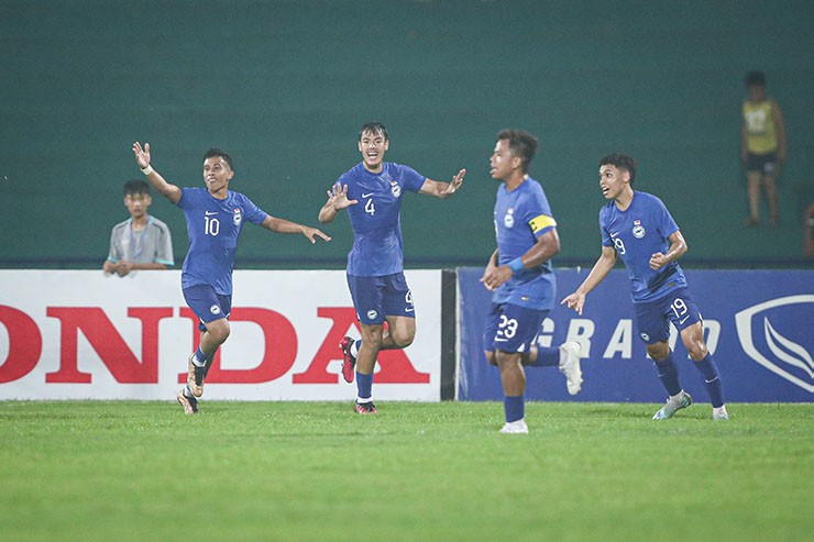 Video bóng đá U23 Việt Nam - U23 Singapore: Công làm thủ phá, ngắt chuỗi thăng hoa (Vòng loại U23 châu Á) - 2