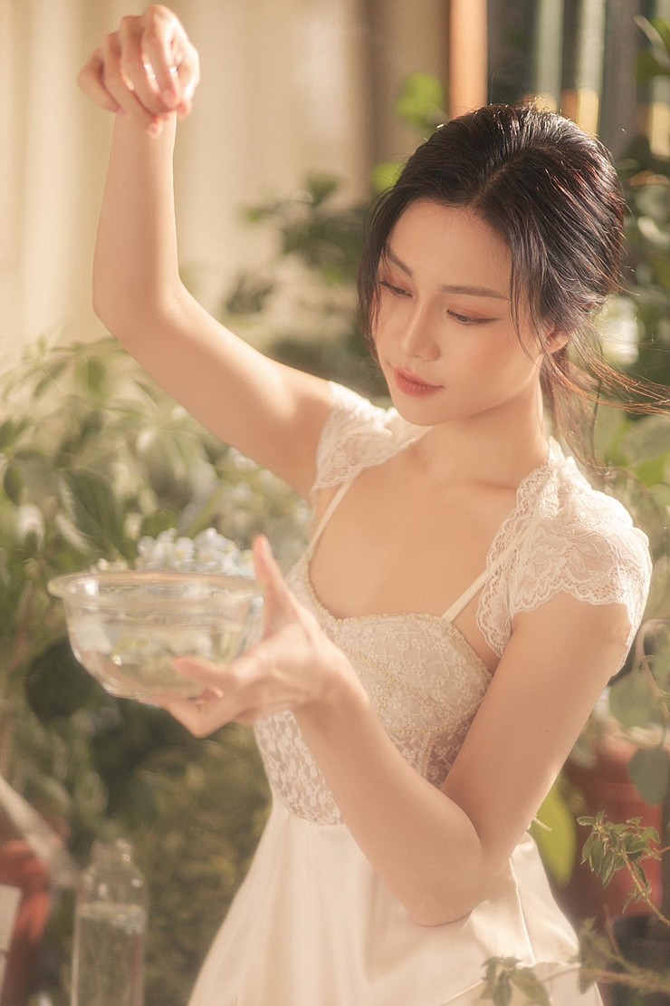 Đời thực gợi cảm của người đẹp đóng vai Tuyết "nghiện" trong phim hot nhất giờ vàng VTV - 10