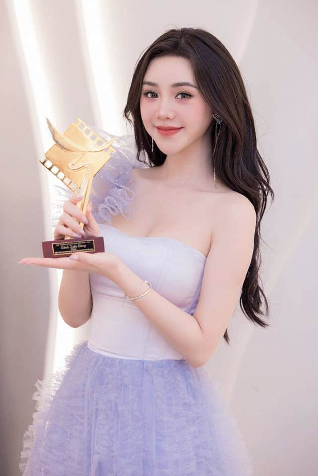 Quỳnh Kool: Từ "hot girl Kem xôi" đến giải Nữ chính Cánh diều vàng - 1