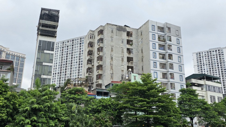 ''Thủ phủ'' chung cư mini gần nơi xảy ra vụ cháy kinh hoàng ở Hà Nội - 17