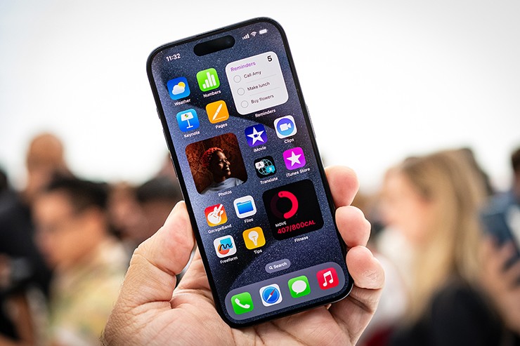 Giá iPhone 15 Pro khởi điểm tại Việt Nam là 28,999 triệu đồng.