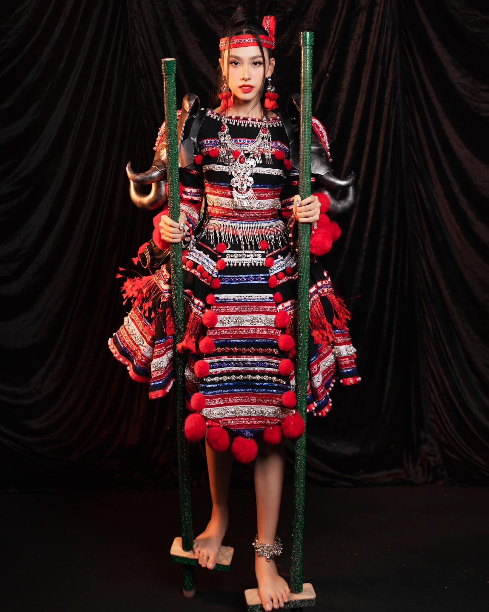 Á hậu Ngọc Hằng công bố trang phục dân tộc tại Miss Intercontinental 2023 - 6
