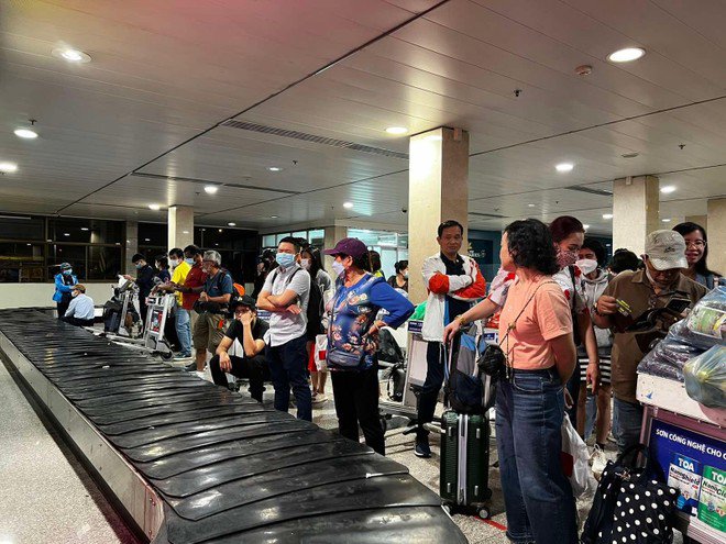 5 đối tượng trộm cắp hành lý tại sân bay Nội Bài: Camera có điểm mù? - 2