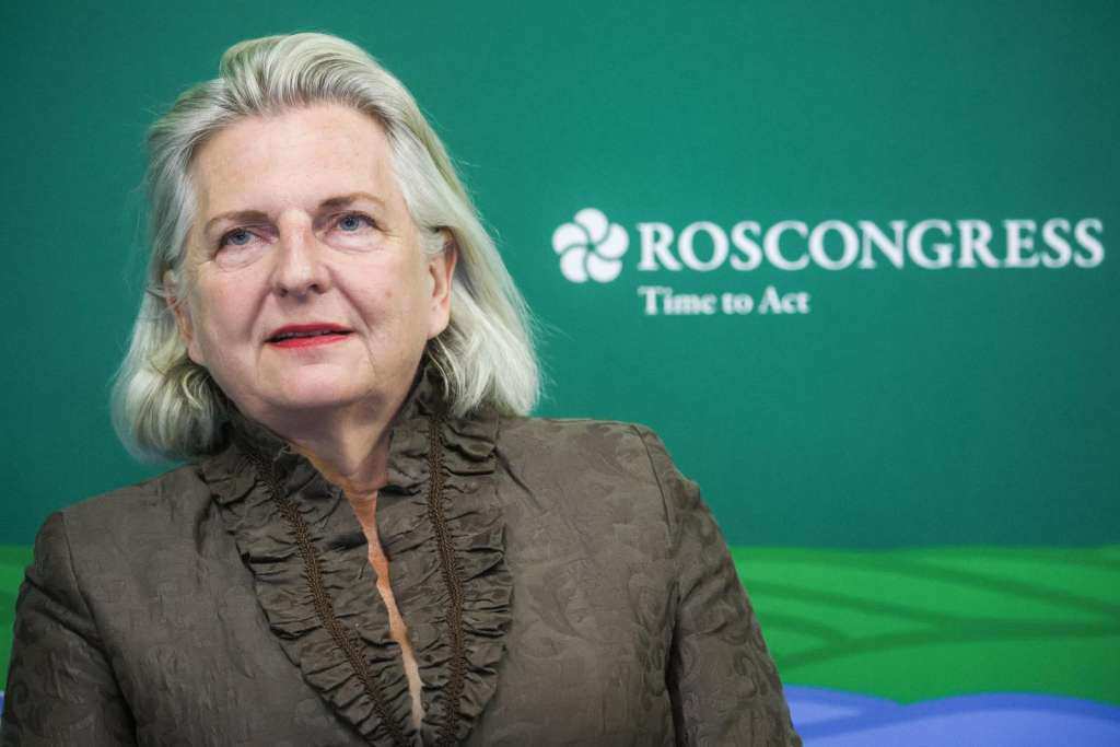 Cựu Ngoại trưởng Áo Karin Kneissl. Ảnh: Infodan