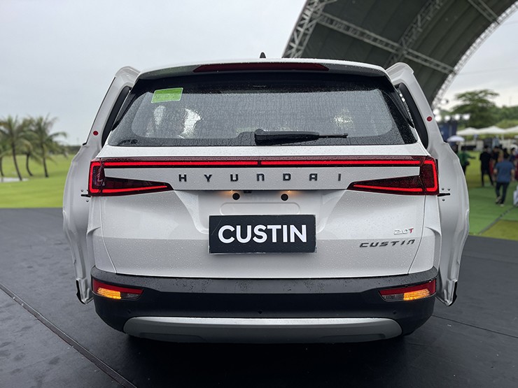 Hyundai Custin mới ra mắt, giá từ 850 triệu đồng