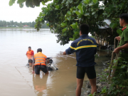 Tin tức trong ngày - Đau lòng 2 trẻ tắm sông bị đuối nước ở Trà Vinh