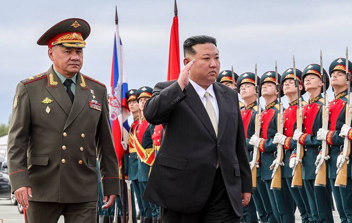 Ông Kim Jong-un thảo luận tăng cường hợp tác quân sự với Nga - 1