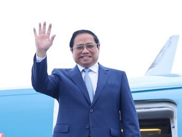 Thủ tướng rời Hà Nội lên đường dự hội nghị thương mại - đầu tư tại Trung Quốc