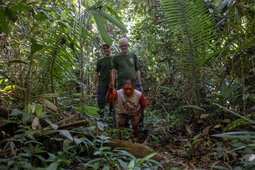 Nhân vật cả đời hy sinh âm thầm bảo vệ các bộ lạc bản địa rừng Amazon - 3