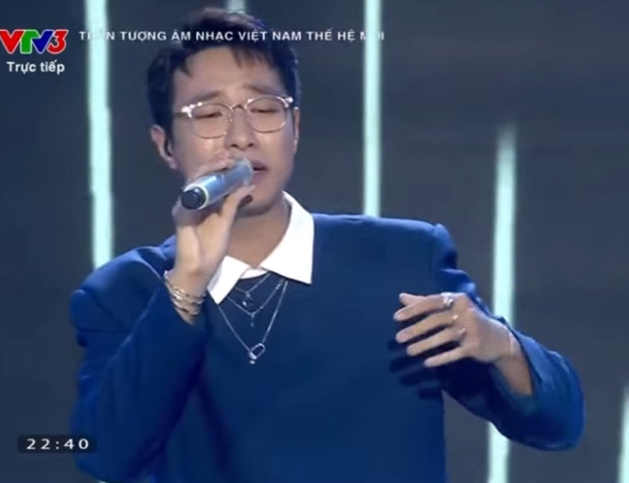Đêm liveshow 2 của "Vietnam Idol": Thí sinh chọn bài sai, hát chênh phô - 7