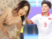 Đời sống Showbiz - Bạn gái &quot;tiền đạo ghi bàn siêu phẩm Olympic Việt Nam&quot; gợi cảm nhất dàn WAGs