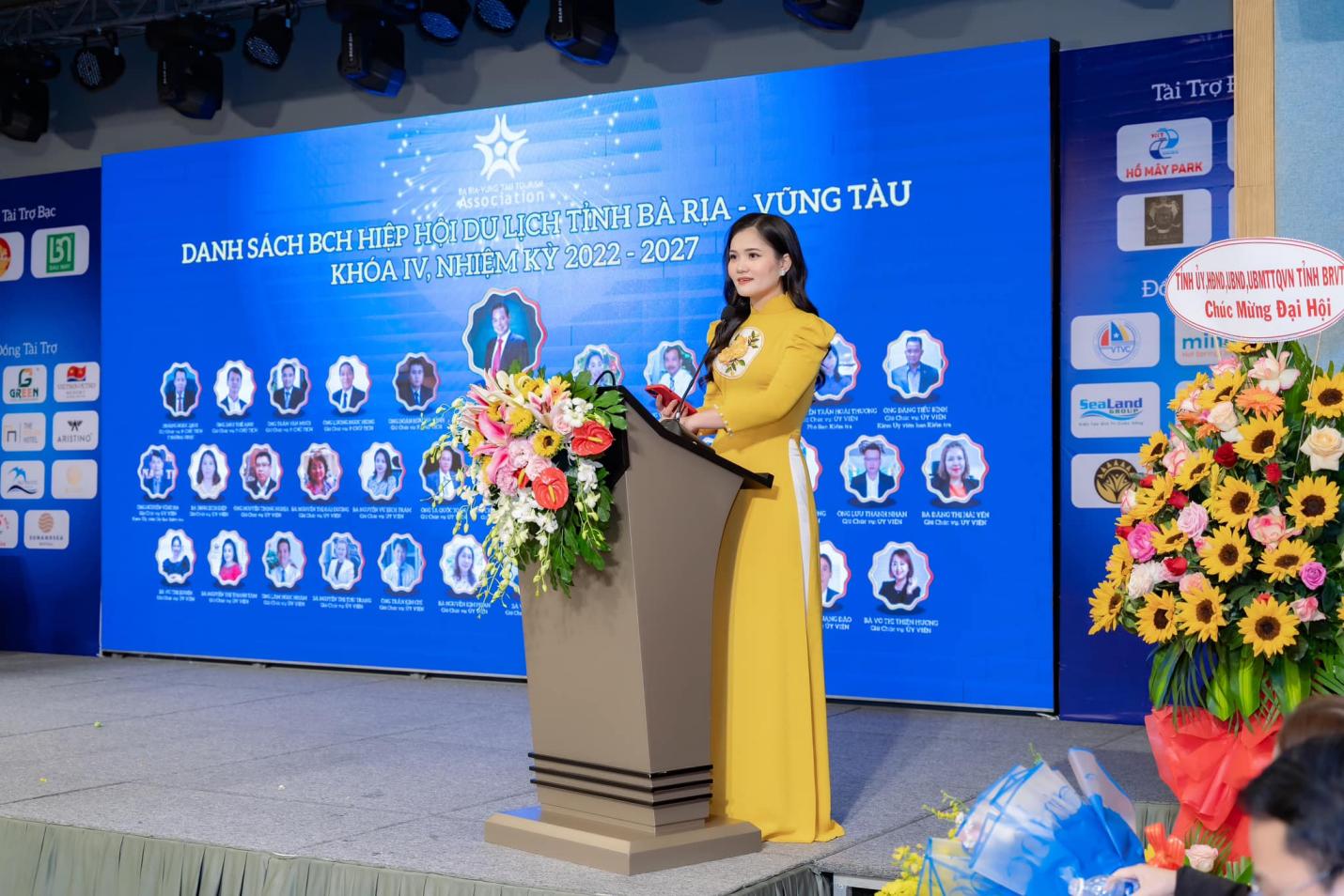 Thái Phương Thảo: Đóa hoa đa sắc trong vườn MC - 2