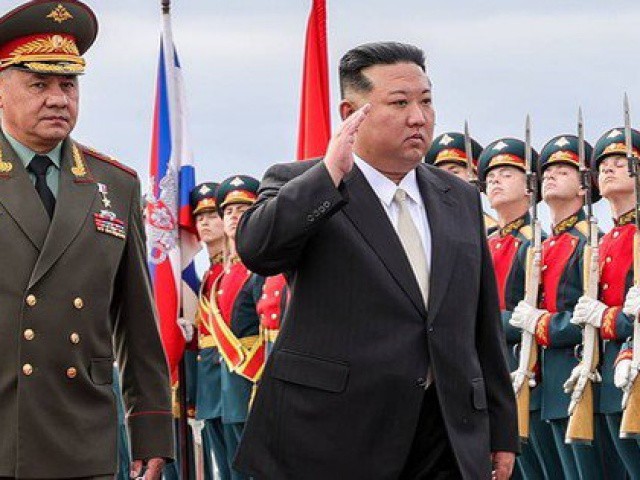 Ông Kim Jong-un thảo luận tăng cường hợp tác quân sự với Nga