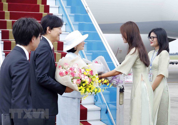 Hoàng Thái tử Nhật Bản và Công nương đến Hà Nội, bắt đầu thăm chính thức Việt Nam - 2