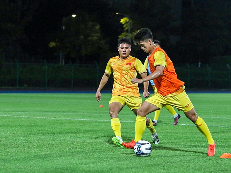 U23 Việt Nam đấu “ông lớn” Iran, HLV Hoàng Anh Tuấn đặt mục tiêu bất ngờ - 5