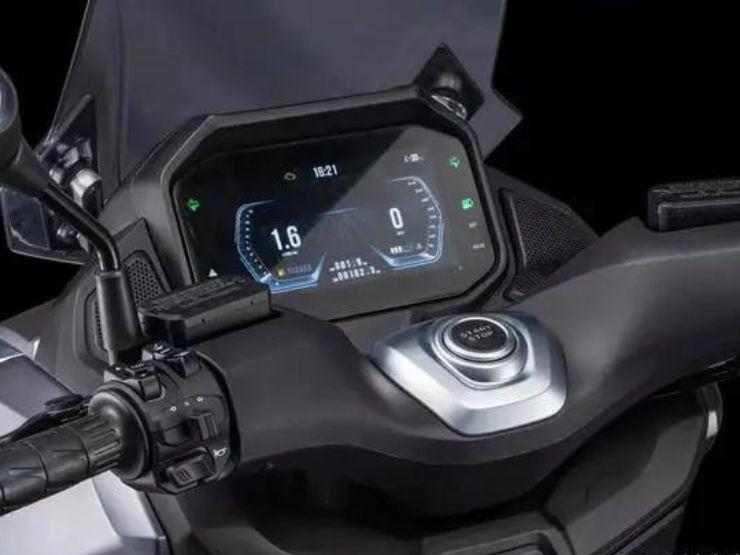 Lingchen Kloninga - xe ga phân khối lớn đe dọa vị thế Yamaha TMax 560 - 4