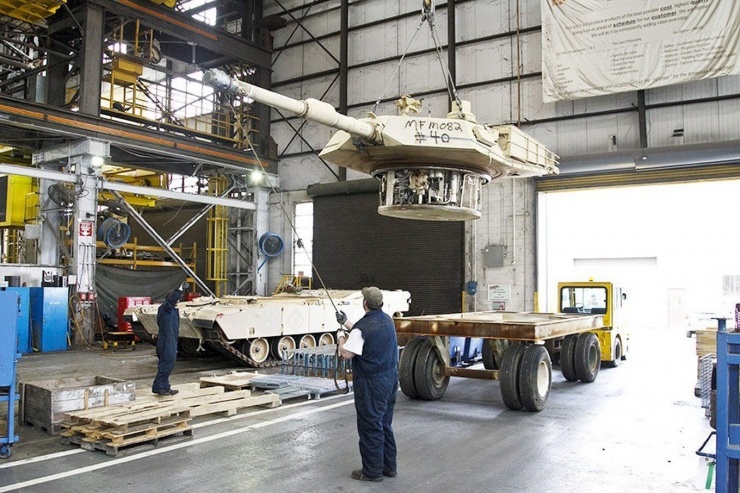 Vì sao Mỹ trì hoãn việc cung cấp xe tăng M1 Abrams cho Ukraine? - 2