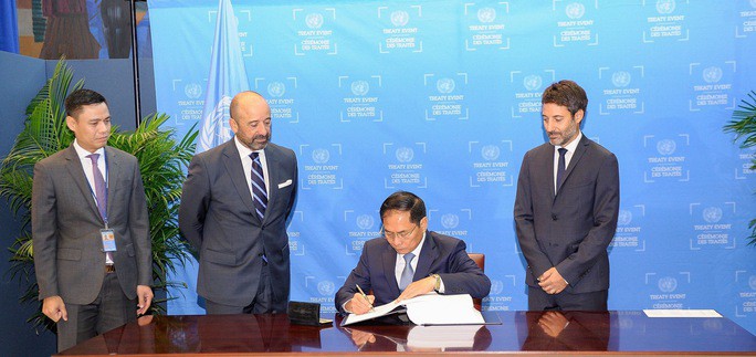 Việt Nam ký hiệp định mang tính lịch sử về biển cả - 1