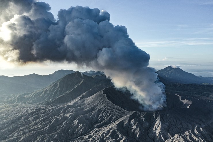 Halmahera: Đây&nbsp;là hòn đảo lớn nhất ở quần đảo Maluku và có nhiều rừng nhiệt đới, núi lửa và những bãi biển. Halmahera chắc chắn là một trong những nơi tốt nhất để ghé thăm ở Indonesia.
