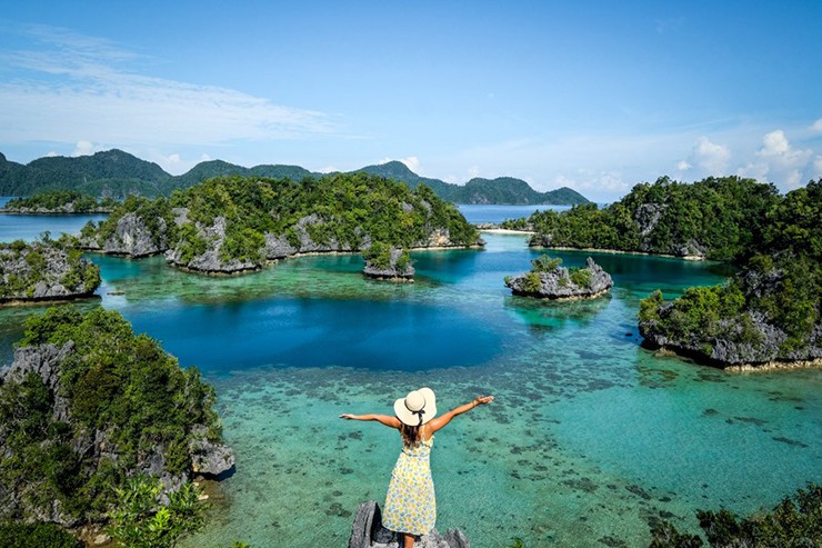 Đảo Sombori: Quần đảo này&nbsp;là một trong những nơi tuyệt vời nhất ở Indonesia. Hàng trăm hòn đảo thiên đường và đầm phá đã khiến nơi đây có biệt danh là “Raja Ampat của Sulawesi” vì nó trông giống hệt những hòn đảo nổi tiếng ở Tây Papua.
