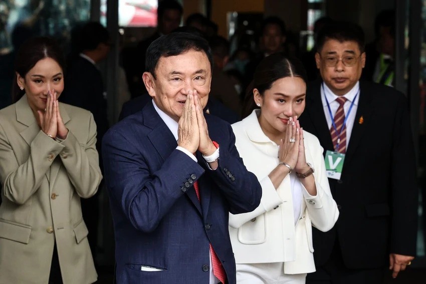 Thủ tướng Thái Lan tính mời ông Thaksin tham gia chính phủ - 2
