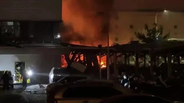 Cháy nổ nhà máy thiết bị golf ở Đài Loan, có người chết, 10 người mất tích, cả trăm người bị thương - 1