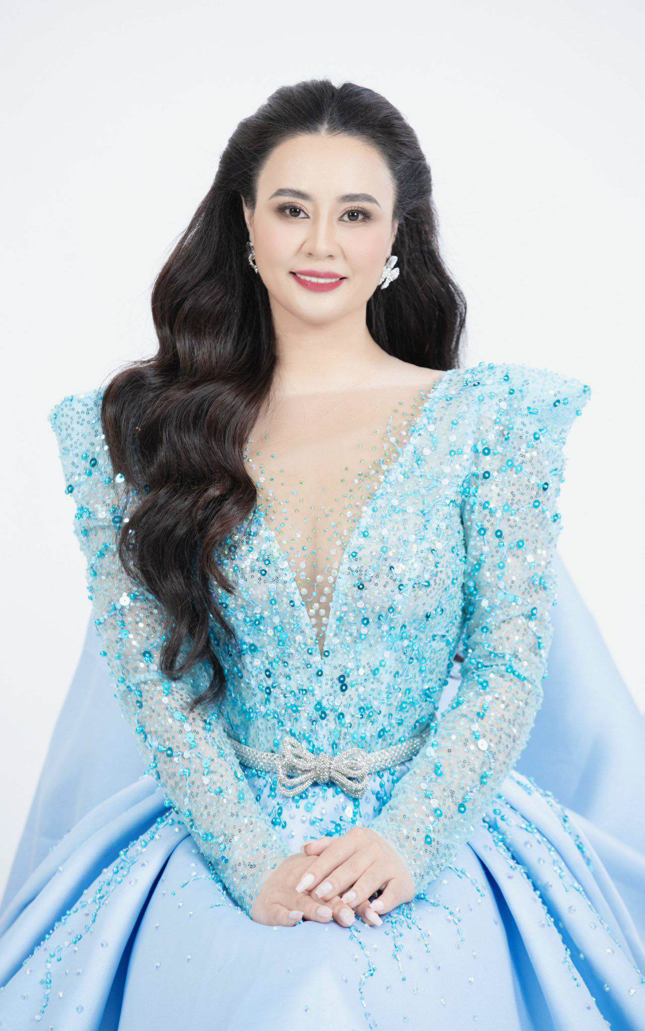 Phan Kim Oanh làm Phó Chủ tịch cuộc thi Hoa hậu Quý bà Hoà bình quốc tế - 1