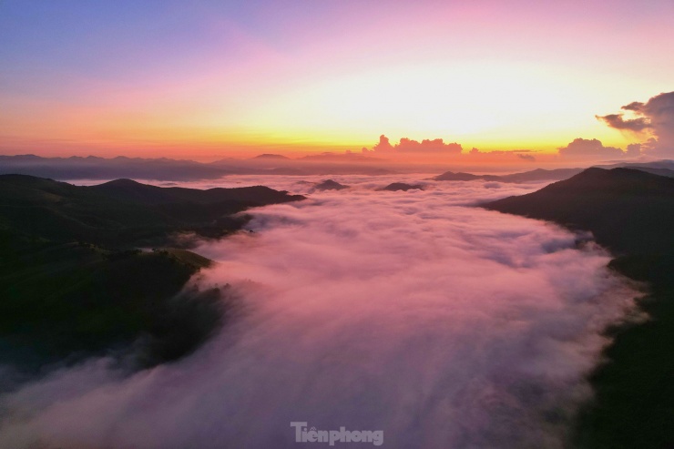 Săn mây trên đỉnh Phượng Hoàng - toạ độ 'check in sống ảo' mới cực đẹp ở Quảng Ninh - 5