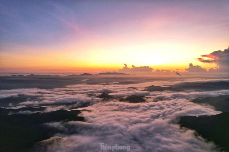 Săn mây trên đỉnh Phượng Hoàng - toạ độ 'check in sống ảo' mới cực đẹp ở Quảng Ninh - 12