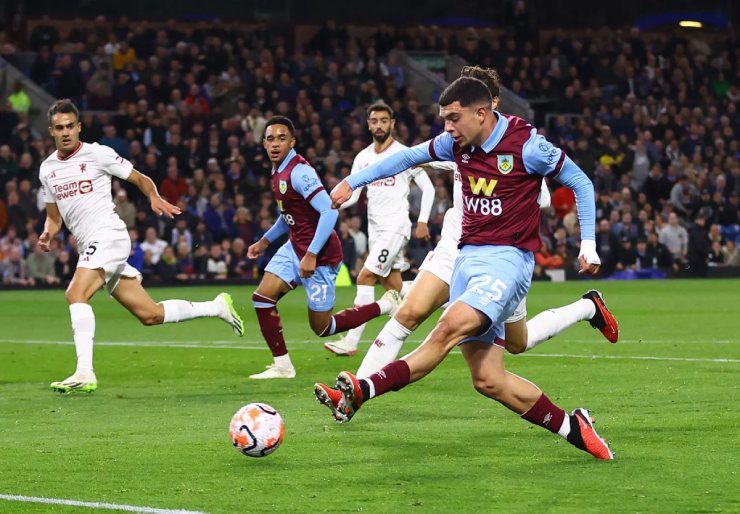 Trực tiếp bóng đá Burnley - MU: Nghẹt thở bảo vệ thành quả (Hết giờ) - 4