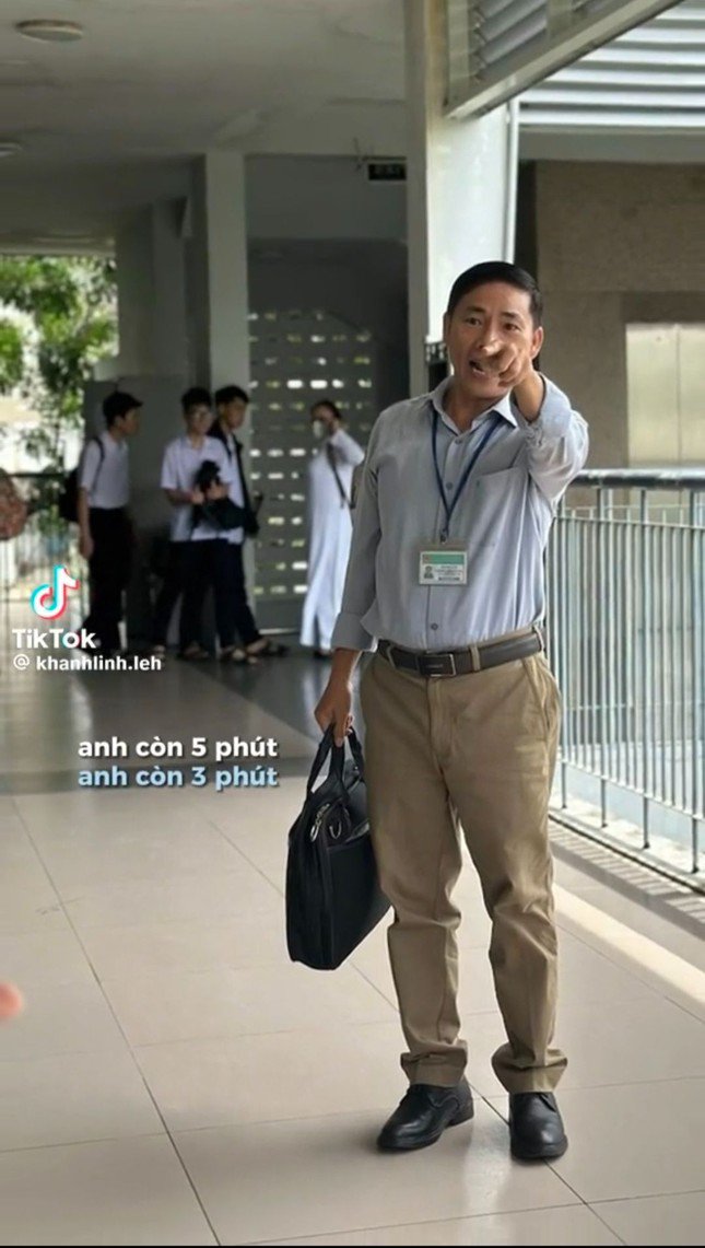 Đà Nẵng: Thầy trò trường THPT Phan Châu Trinh 