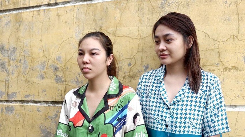 Bắt 2 cô gái ở An Giang vì cưỡng đoạt tài sản của con nợ - 1