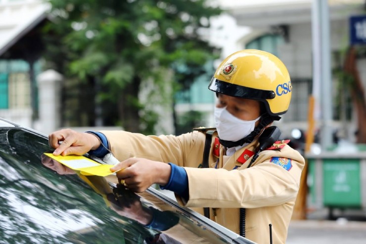 Chậm nộp phạt nguội vi phạm giao thông 10 năm mất thêm hơn 10 triệu đồng - 2