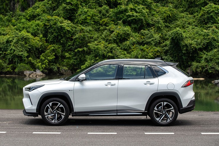 Giá xe Toyota Yaris Cross niêm yết và lăn bánh tháng 9/2023 - 8