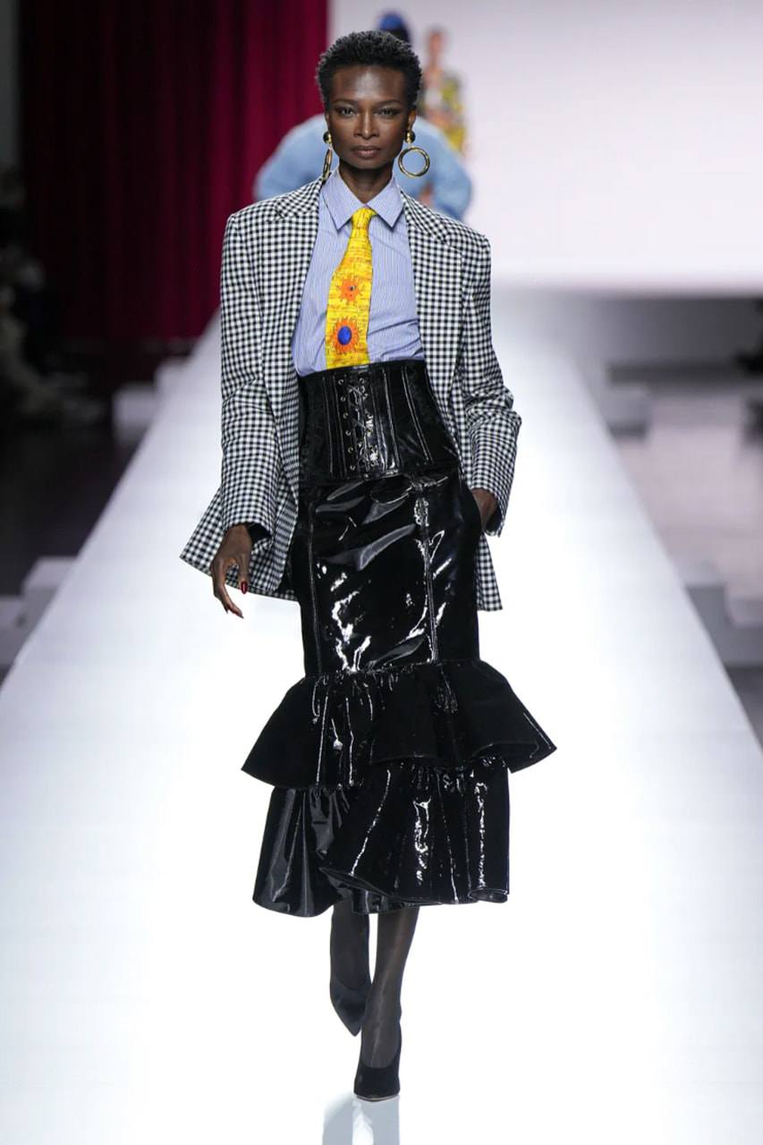Moschino tổ chức vở diễn thời trang đặc sắc kỷ niệm 40 năm - 9