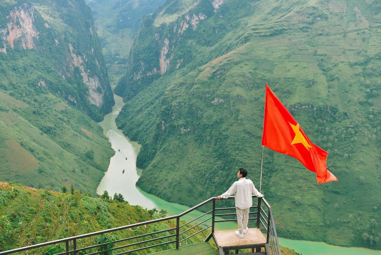 Tour du lịch Hà Giang - Chinh phục địa đầu của Tổ quốc cùng Sinhtour - 1