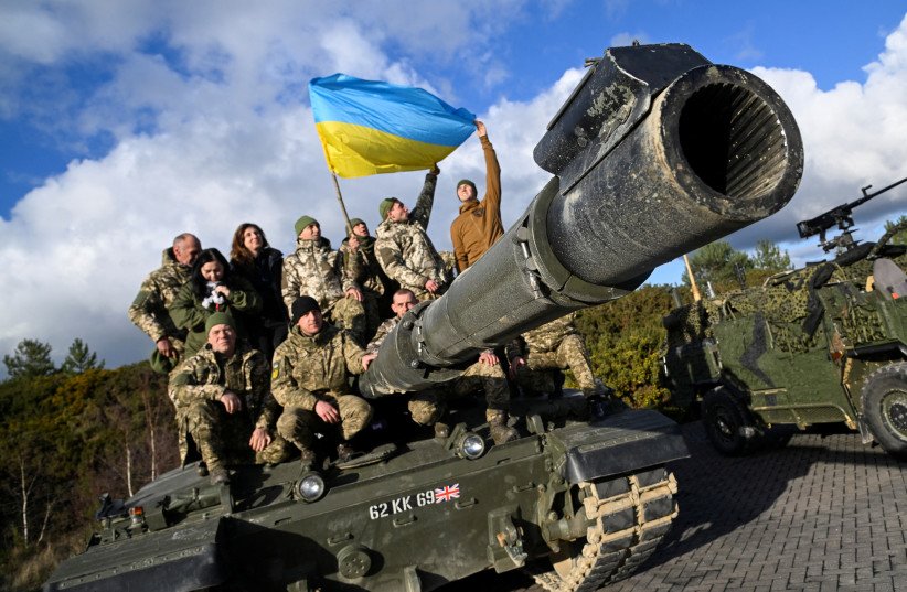 Vũ khí hiện đại của phương Tây giúp quân đội Ukraine tăng sức mạnh ra sao? - 7