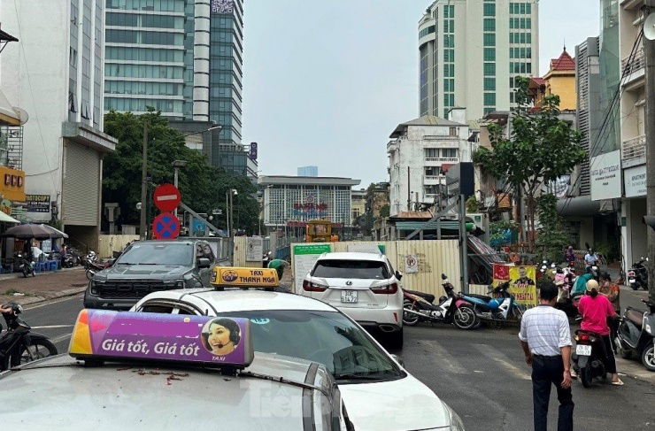 Hà Nội: Dỡ rào thi công ga ngầm trên đường Trần Hưng Đạo sau 4 năm tồn tại - 6