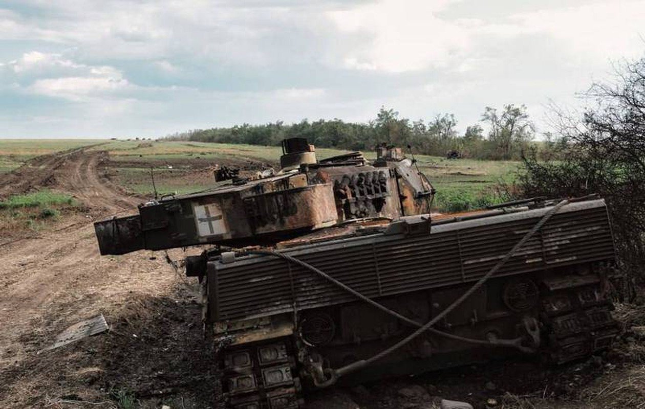 Video: Bộ Quốc phòng Nga thông tin chi tiết vụ phá hủy 2 xe tăng Leopard 2 - 1