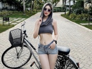 Thời trang - Hot girl Đồng Tháp diện quần 20cm đạp xe đã &quot;nóng&quot; bằng dàn người đẹp này?