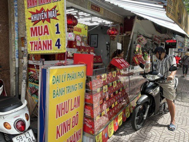 Bánh trung thu ”mua 1 thành 4” có thật như quảng cáo?