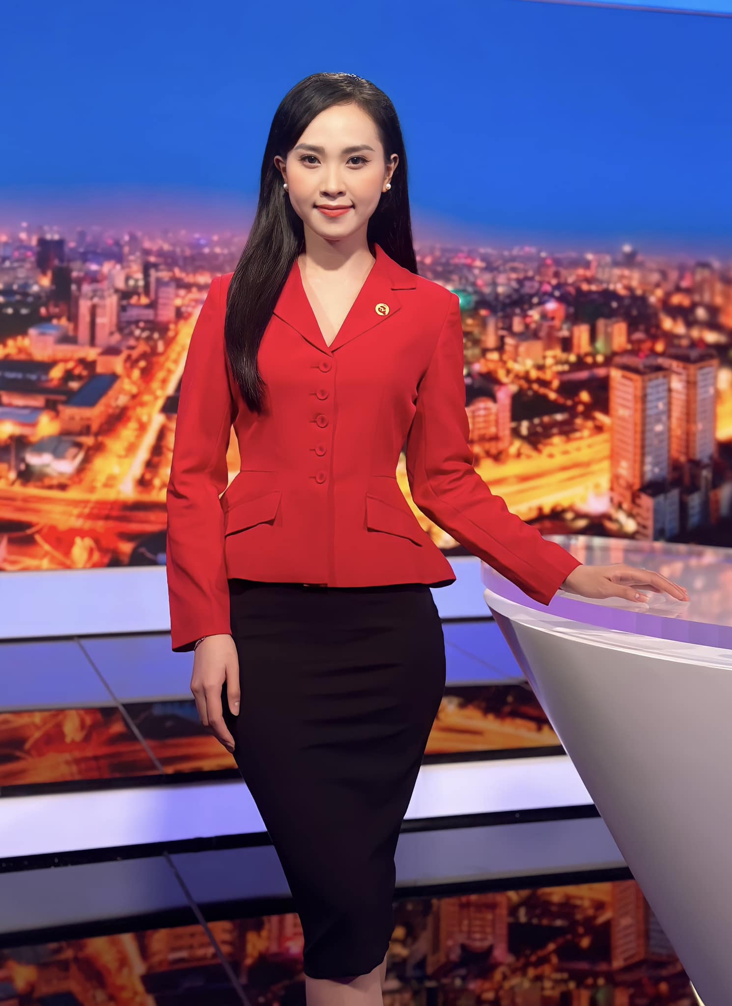 Nữ MC quê Nghệ An từng đi thi hoa hậu, ăn mặc gợi cảm có chừng mực khi rời truyền hình - 7