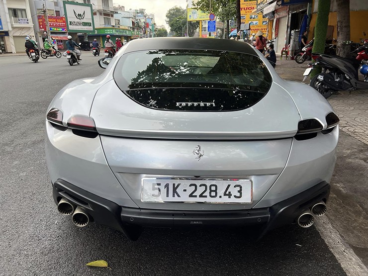 Ferrari Roma hơn 20 tỷ của ông Đặng Lê Nguyên Vũ bất ngờ "xuống phố" - 5