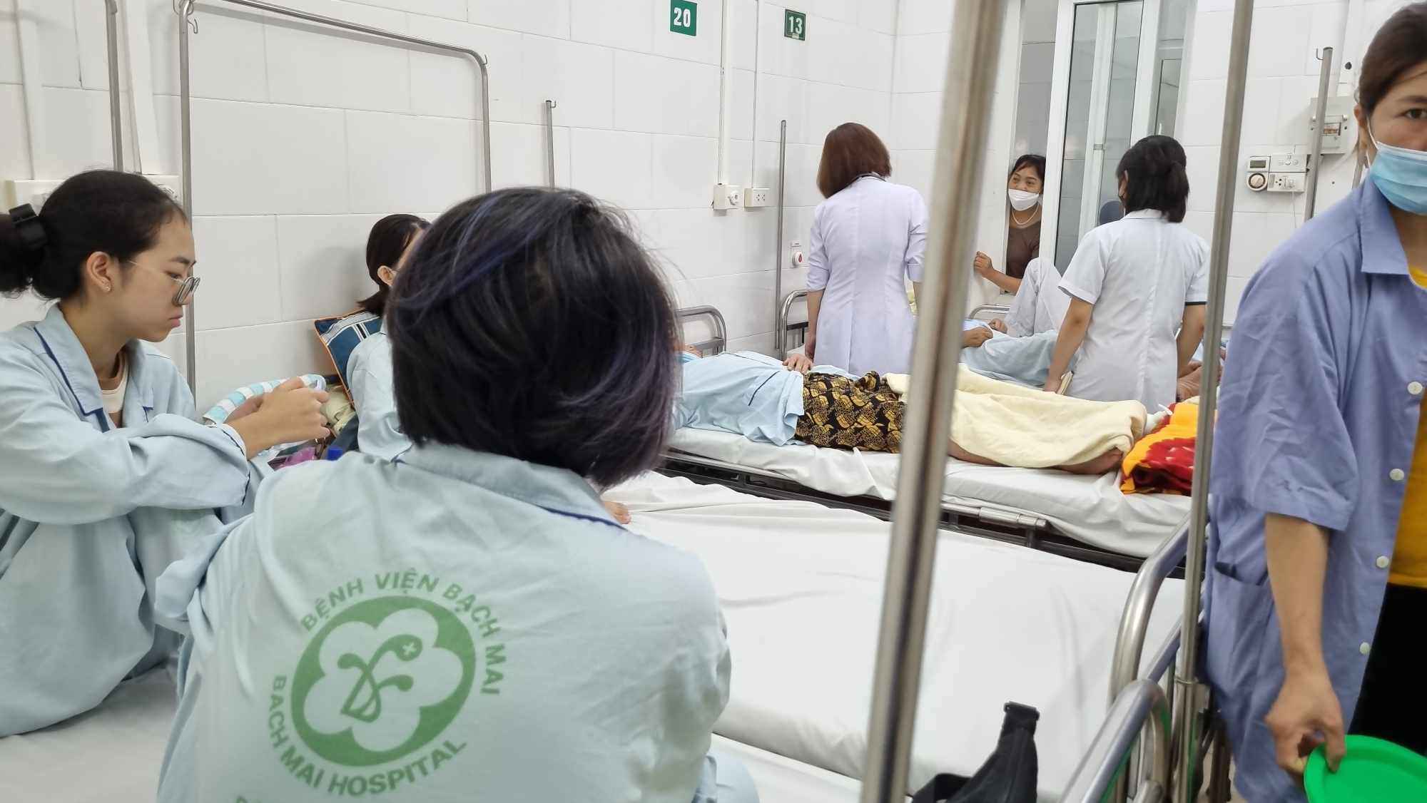 Số ca sốt xuất huyết ở Hà Nội tăng đột biến, nhiều bệnh nhân nặng - 1